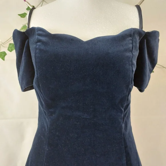 Vintage Gina Bacconi Velvet Dress Off Shoulder Fit & Flare Size 12 Navy Occasion - Picture 4 of 14
